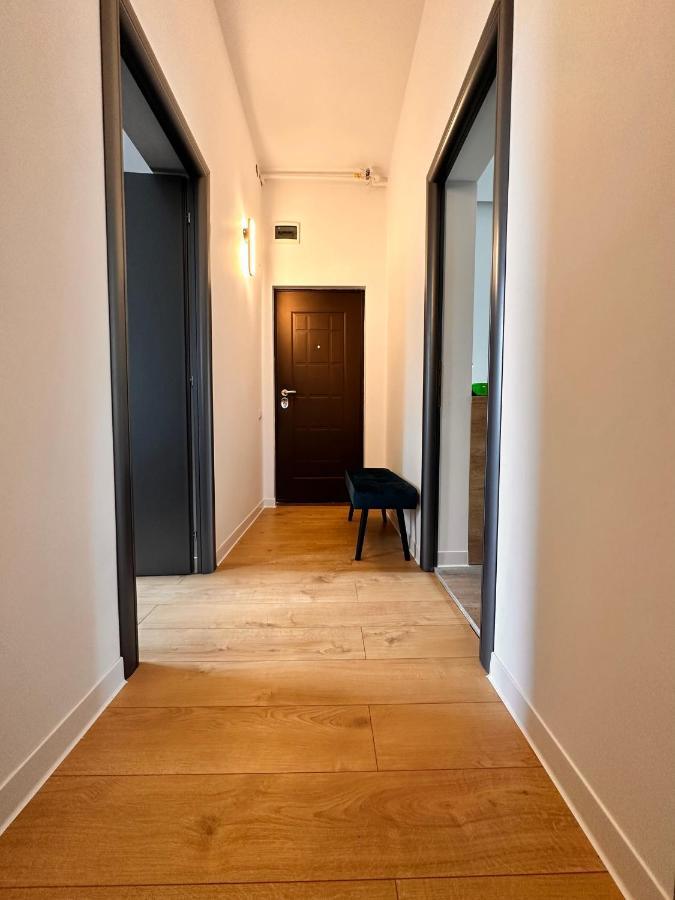 Lv Luxury Apart - One Minute Away From Train Station Predeal Bagian luar foto