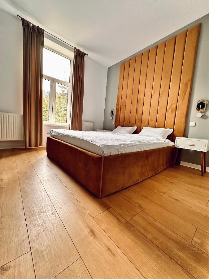 Lv Luxury Apart - One Minute Away From Train Station Predeal Bagian luar foto