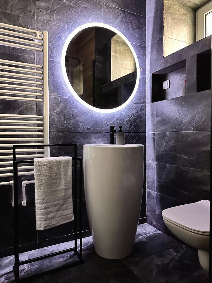 Lv Luxury Apart - One Minute Away From Train Station Predeal Bagian luar foto