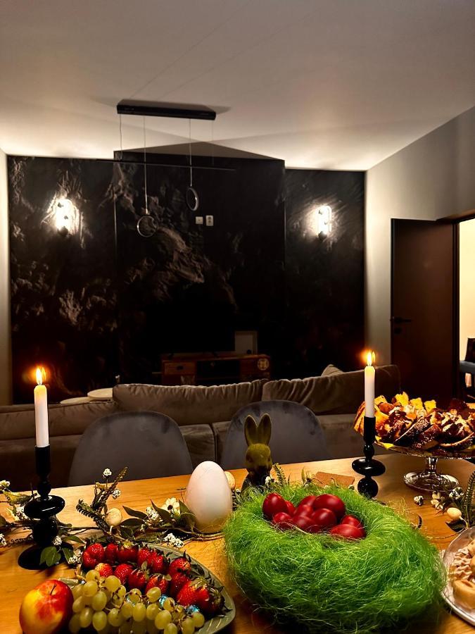 Lv Luxury Apart - One Minute Away From Train Station Predeal Bagian luar foto