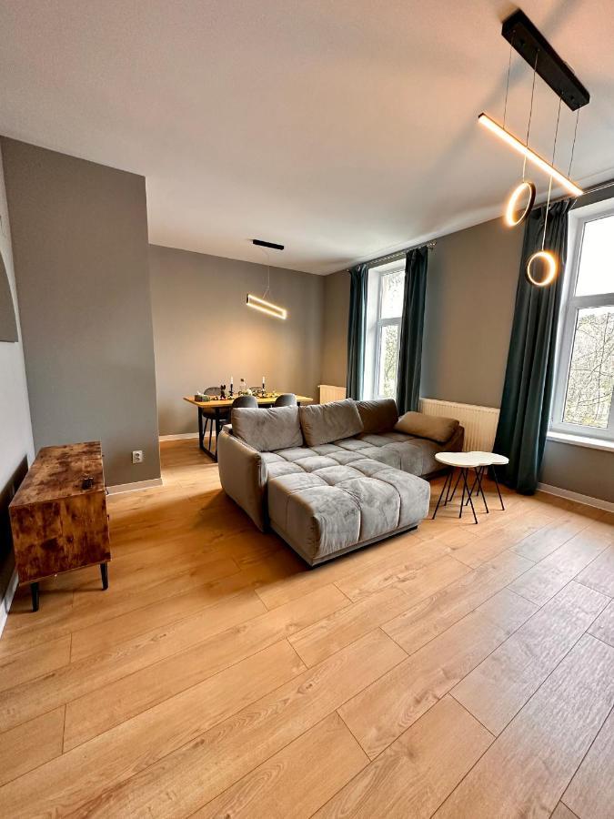 Lv Luxury Apart - One Minute Away From Train Station Predeal Bagian luar foto