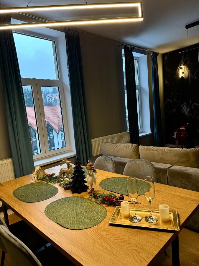 Lv Luxury Apart - One Minute Away From Train Station Predeal Bagian luar foto